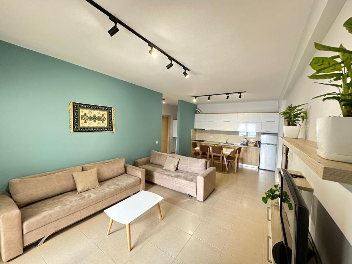 Trea Accomodations - On Private Beach With Sunbed & Umbrella Vlore Exterior photo